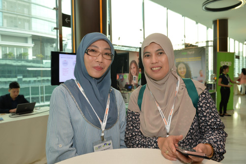 Delegates networking prior to the conference.