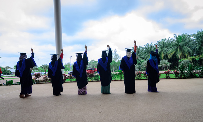 unemployment among malaysian graduates Enhancing graduates’ employability skills: a malaysian case another factor that contributes to the unemployment of graduates is their skills and. unemployment among malaysian graduates Enhancing graduates’ employability skills: a malaysian case another factor that contributes to the unemployment of graduates is their skills and.