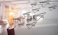 Aditi-Apr-2018-digital-airplanes-ideas-leadership-123rf